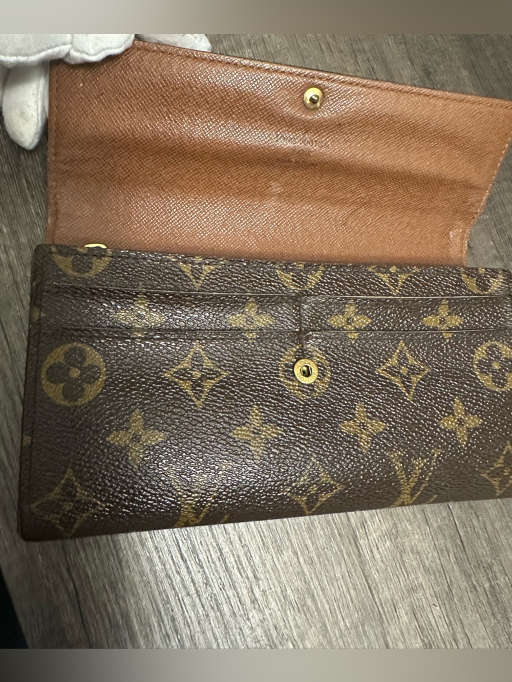 Louis Vuitton Monogram Sarah Wallet - Picture 3 of 8